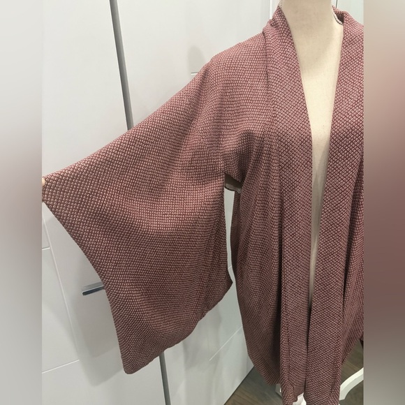 Gorgeous Vintage Japanese Kimono - Picture 6 of 17